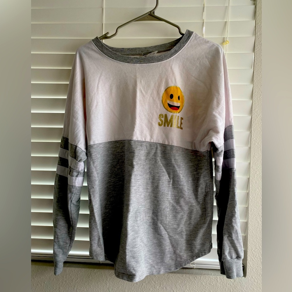 Jerry Leigh Juniors Smile Long Sleeve Top Size L (11/13)
